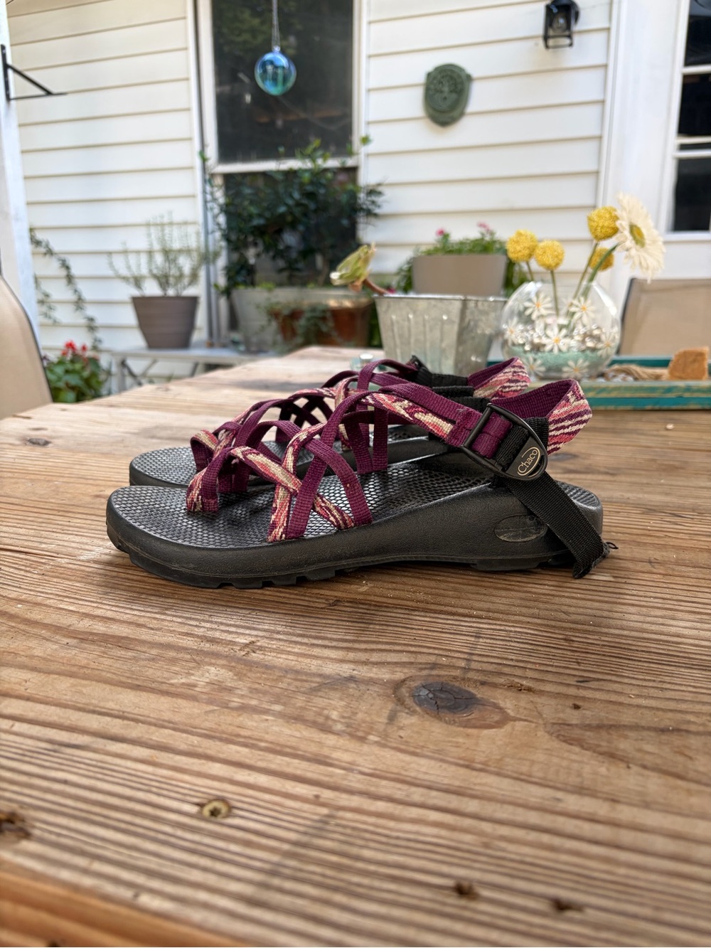 Chaco ZX/2 Women’s 9 Burgundy Pink Double Strap Vibram Hiking Sport Sandals